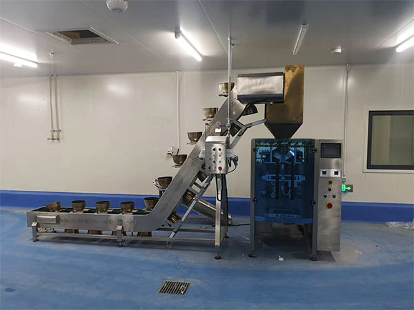 酒店預(yù)制菜包裝機械設(shè)備展示